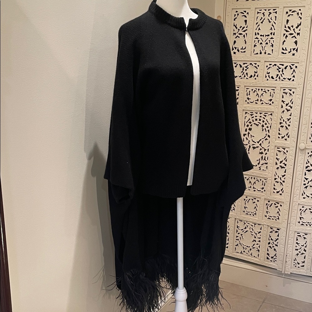 Valentino Black Knit cardigan/feather cape - Picture 2 of 10